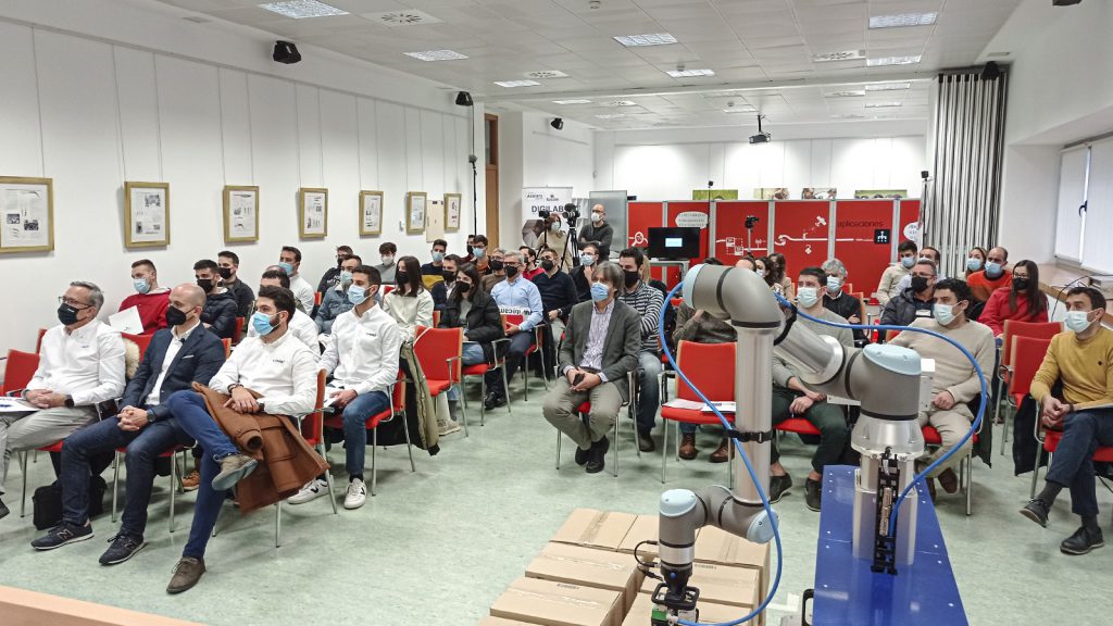 Presente y futuro de la robótica colaborativa en la jornada de la OAP Itecam celebrada en el PCTCLM